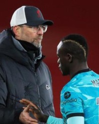 九游官网下载-马内倒地未获点 渣叔：曼联两年点球比我5年半都多